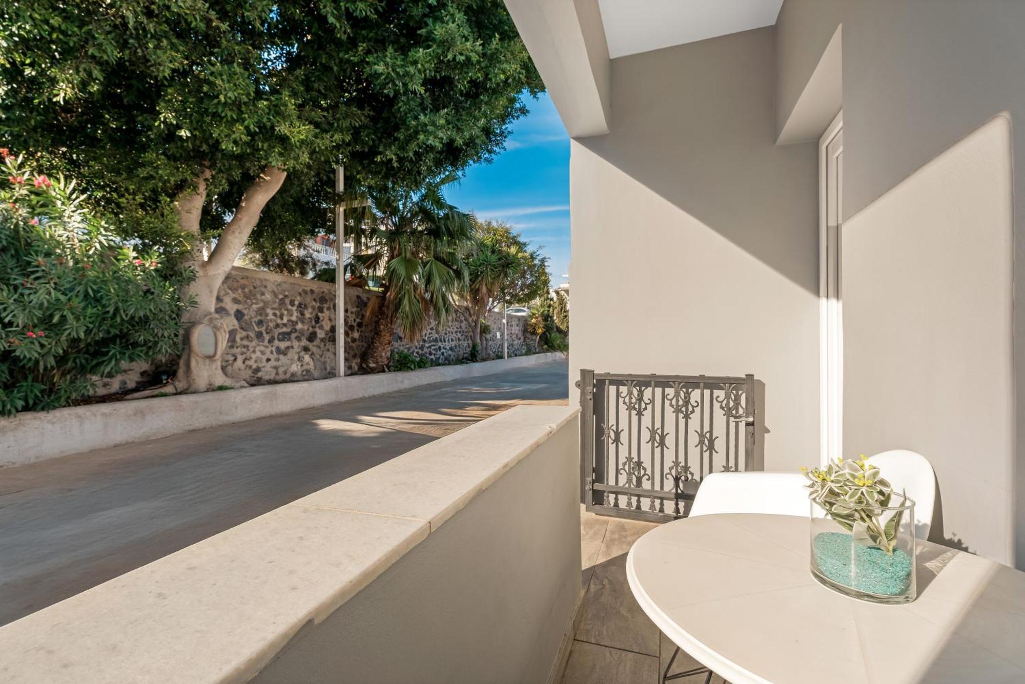 Oasis Suites Fira Firá Buitenkant foto